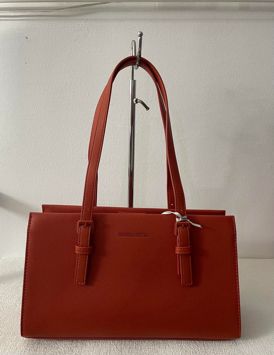 https://accessoiresmodes.com//storage/photos/360/DAVID JONES/received_1411253550730990.jpeg